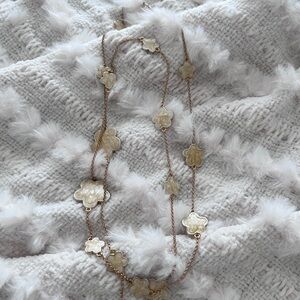 Chic Gold and Cream 5 Flower White Clover Necklace
